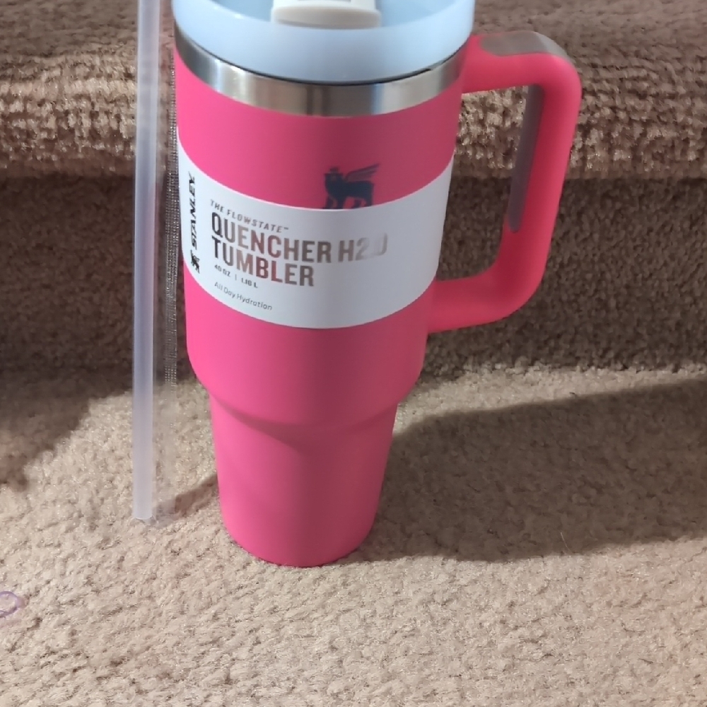 40oz Stanley Quencher H2.0 Tumbler - Hot Pink (New) - Picture 2 of 3